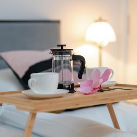 Deluxe Mtp Apartments Matejki By Noclegi Renters Познан Екстериор снимка