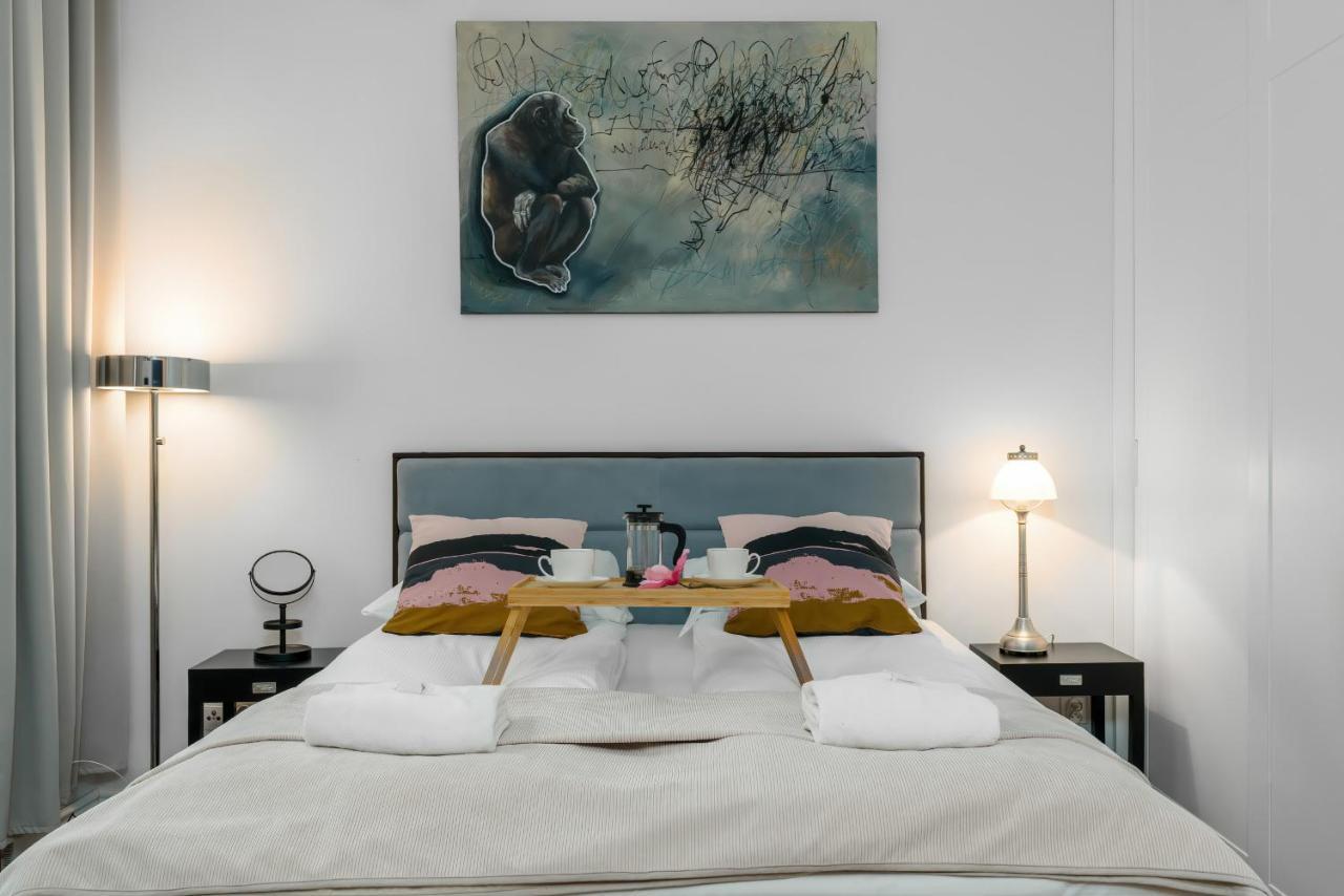 Deluxe Mtp Apartments Matejki By Noclegi Renters Познан Екстериор снимка