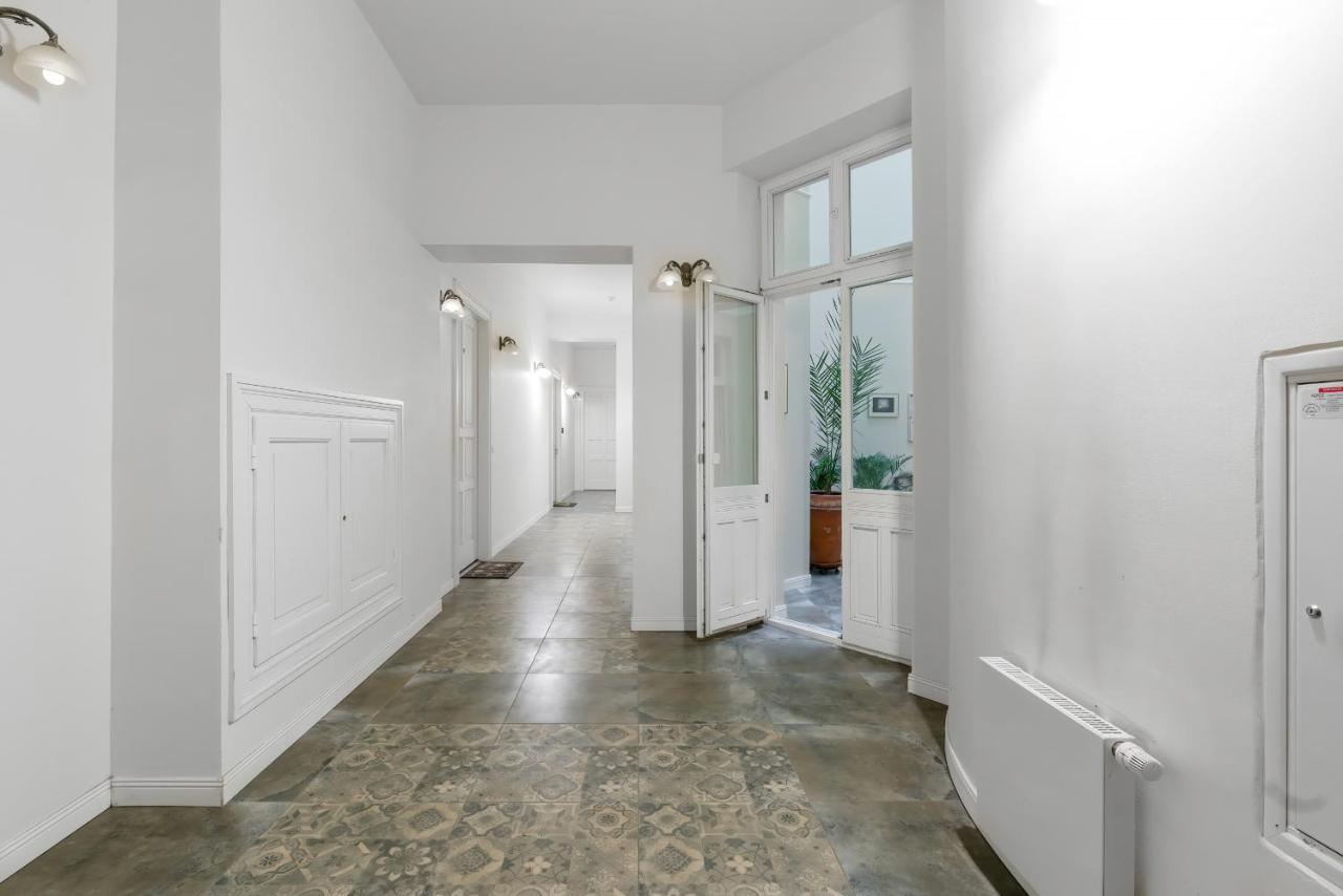 Deluxe Mtp Apartments Matejki By Noclegi Renters Познан Екстериор снимка
