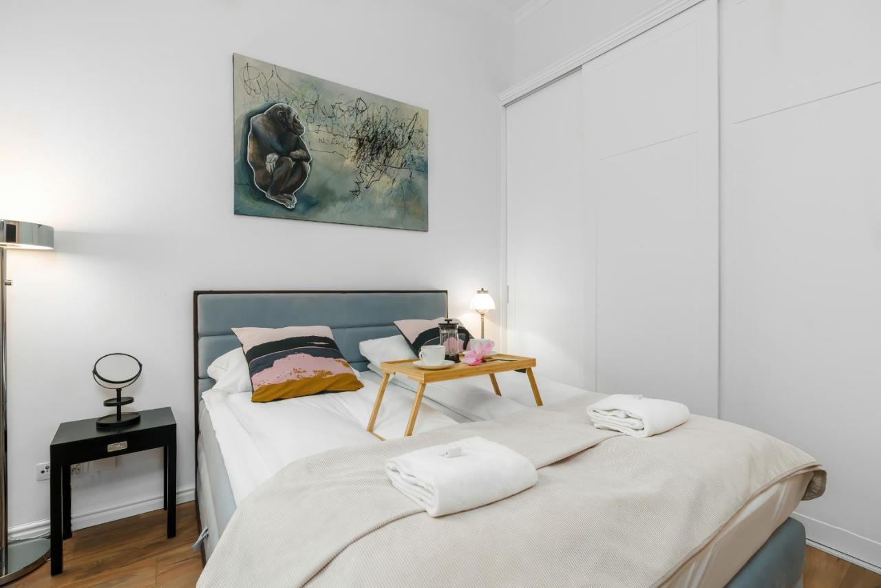 Deluxe Mtp Apartments Matejki By Noclegi Renters Познан Екстериор снимка