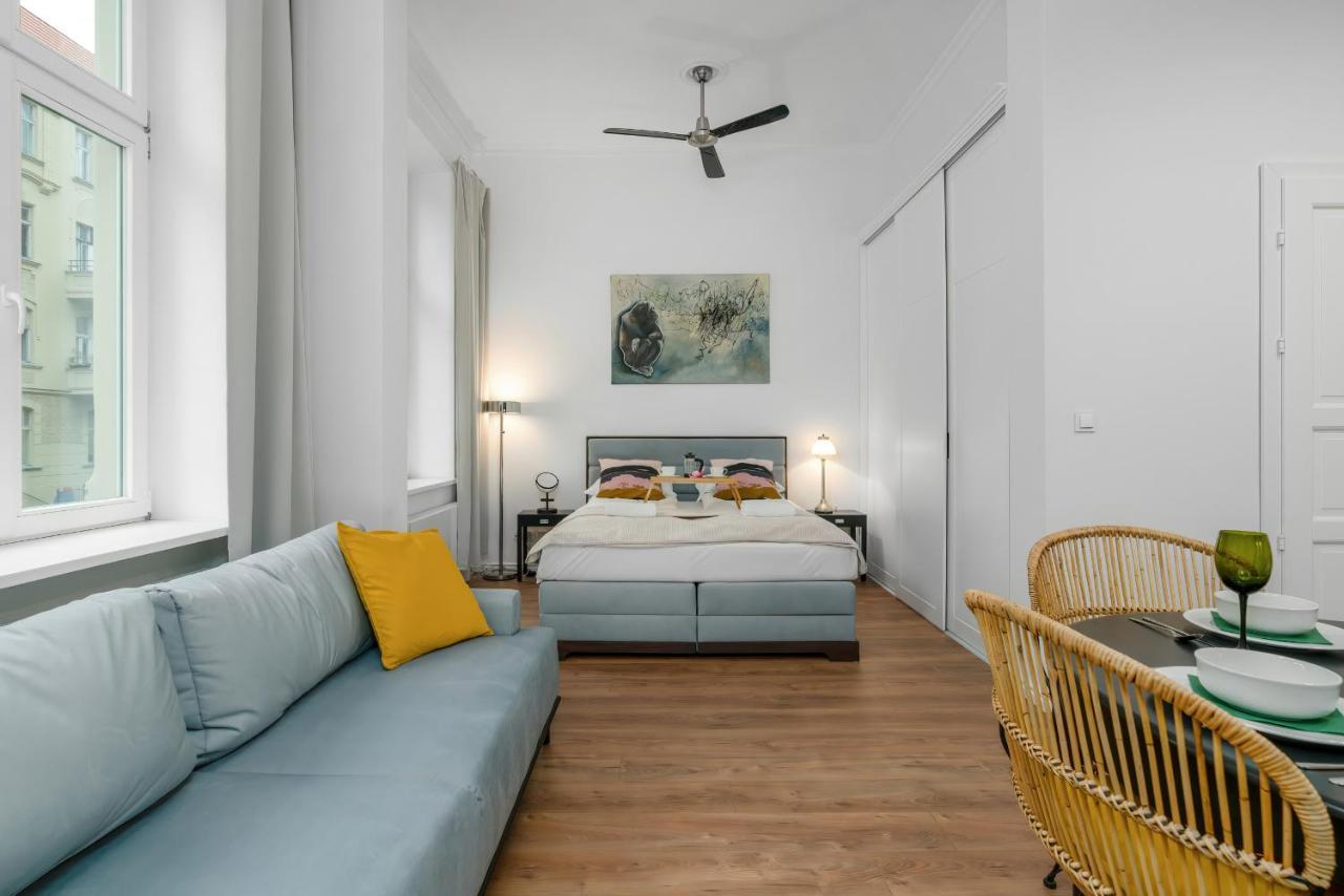 Deluxe Mtp Apartments Matejki By Noclegi Renters Познан Екстериор снимка