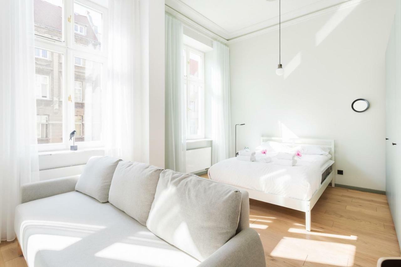 Deluxe Mtp Apartments Matejki By Noclegi Renters Познан Екстериор снимка