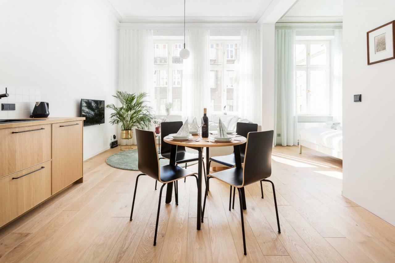 Deluxe Mtp Apartments Matejki By Noclegi Renters Познан Екстериор снимка