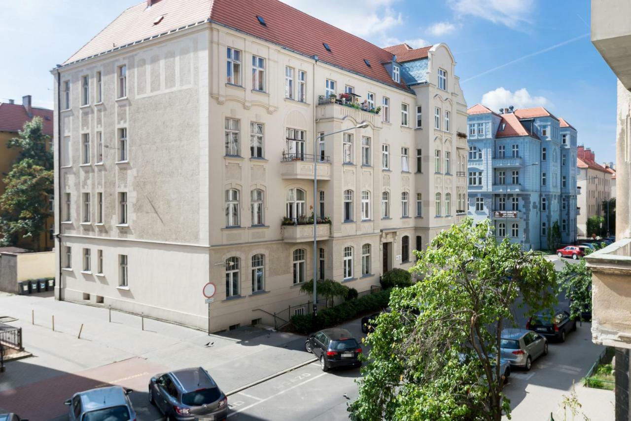 Deluxe Mtp Apartments Matejki By Noclegi Renters Познан Екстериор снимка